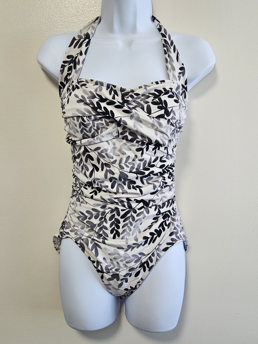 Upstream Floral Swimsuit BnW Halter Slimming Pin Up Retro Summer Women Large